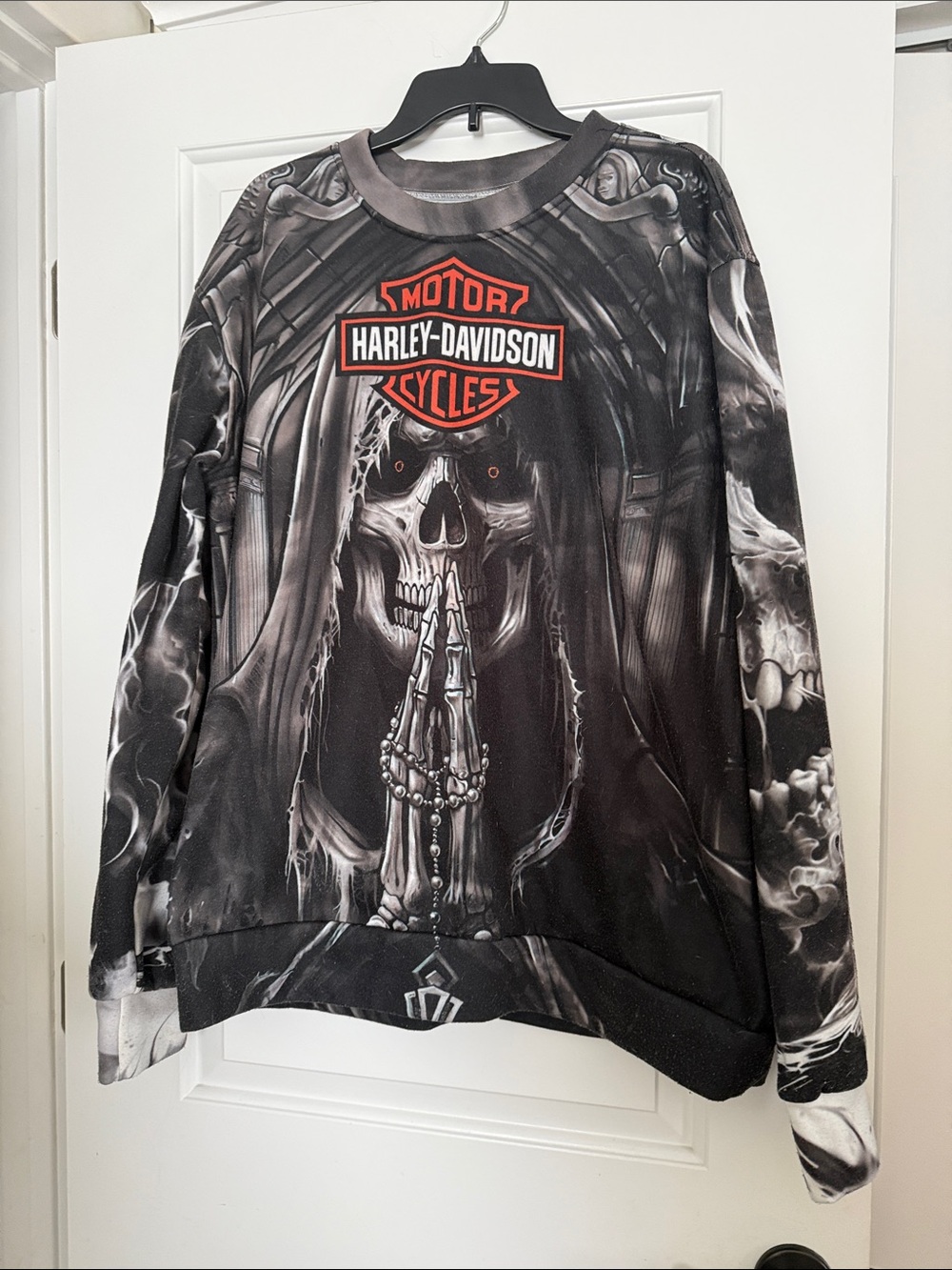 Harley-Davidson Black & White Skull Prayer Graphic Sweatshirt